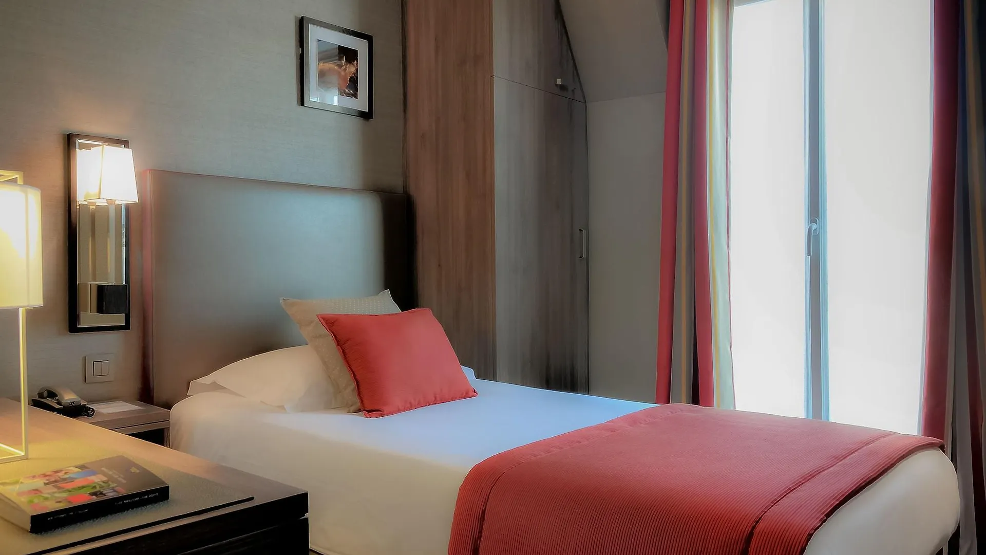 Hotel Marais Bastille 3*